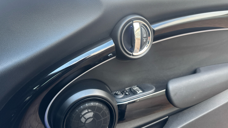 MINI Hatchback 135kW Cooper S Level 3 33kWh 3dr Auto Electric Hatchback